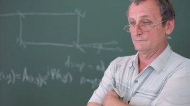 Profesör kurulu formülleri ile yakın duruyor