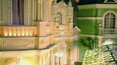 Balconys, sütun, korkuluklar, Heykel Sergisi