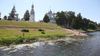 Vologda nehir banka insanlar banyo ile