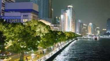 Guangzhou İskele tarafından insanlar yürümek