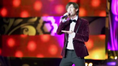 Şarkıcı Mark Tishman