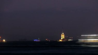 Gemi float kızlık Tower yakınındaki