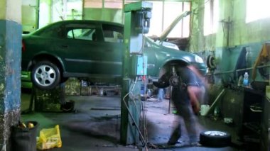 Otomobil tamircisi yenilemek araba detay