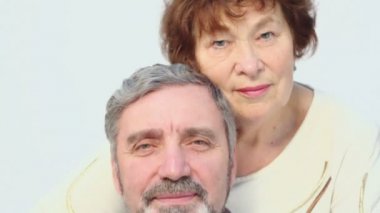 Yaşlı kadın komuta sizde kucaklayan