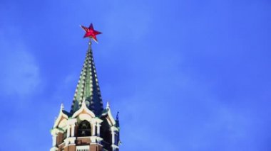 Sivri Spaskaya kule kırmızı yıldız