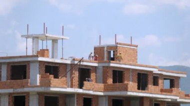 Balkon işçiler inşa