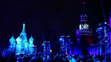 İnsanlar yürüyüş Kızıl meydan tarafından kalabalık