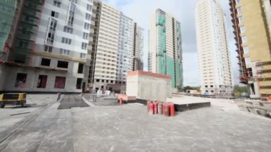 İnşaat site üzerinden yürümek