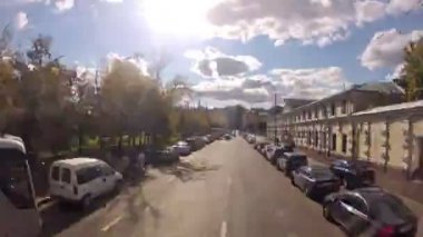 Moskova sokaklarında Doubledecker gider