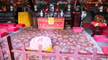 Üç Altın Buda heykelleri