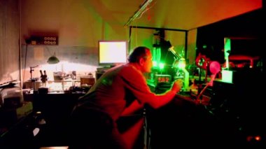 Dostum saatler ayarlar lazer