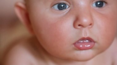 Küçük bebek yüzü