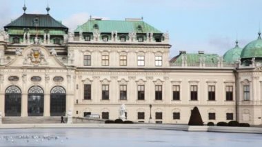 Adam Belvedere Kalesi çalışır