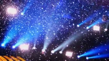 Yapay kar düşüyor