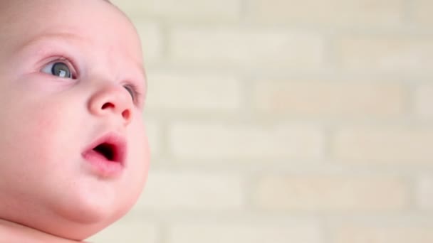 Küçük bebek yüz — Stok video