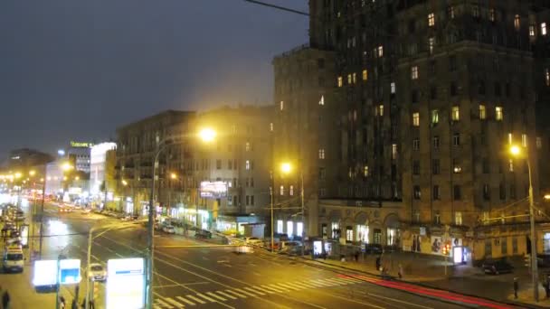 Tráfico nocturno en la avenida Mira — Vídeos de Stock