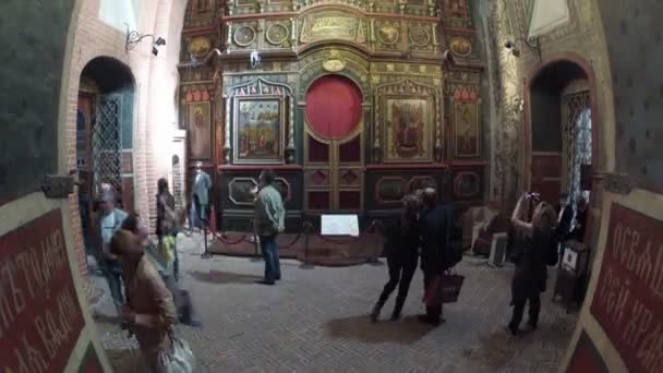 Turisti a St. Cattedrale di Basilico — Video Stock