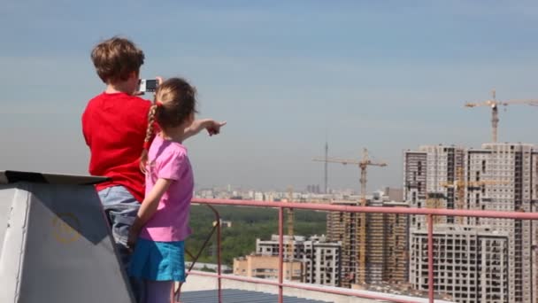 Boy and girl take picture — Stock Video