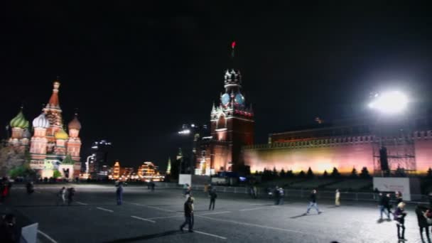 Az emberek gyalog a Vörös tér — Stock videók