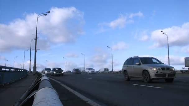 Trafic sur le troisième réseau de transport — Video