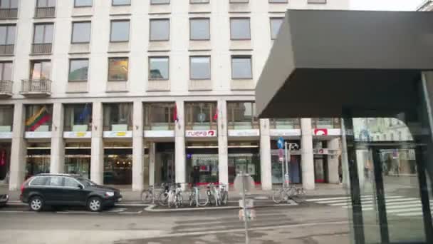 Stopp av kollektivtrafik på gatan — Stockvideo