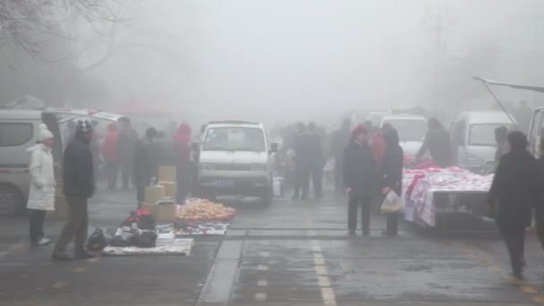 人们在户外市场 — 图库视频影像