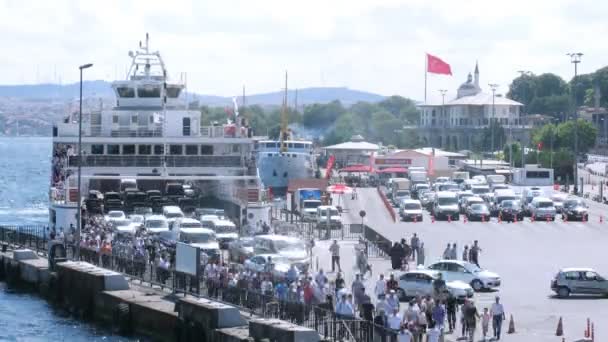 Os carros deixam ferry — Vídeo de Stock