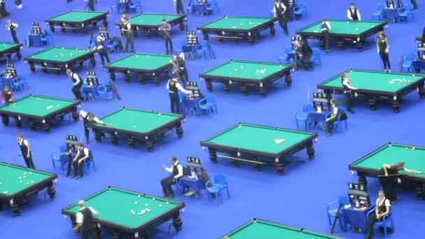 Deportista participando en el Kremlin Cup pool — Vídeo de stock