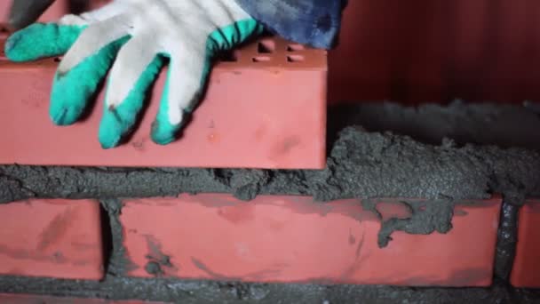Worker with trowel — Stock Video