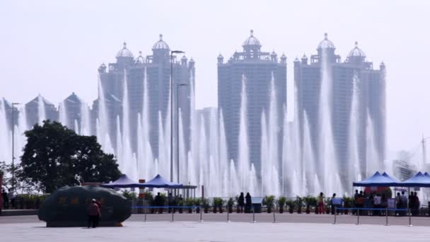 Haixinsha island square with fountains — Stock Video