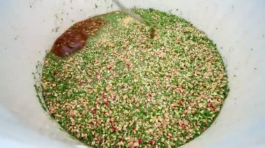 El kepçe ile okroshka Reservoir karışımları