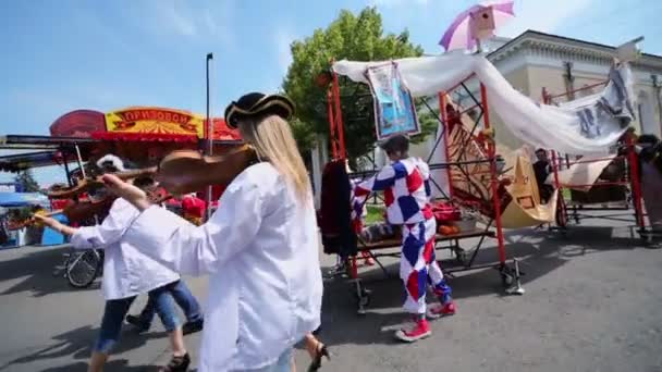 Les musiciens justes jouent du violon — Video