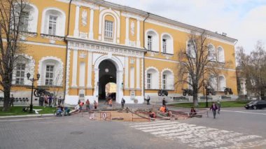 Siyah araba sürmek kapısı