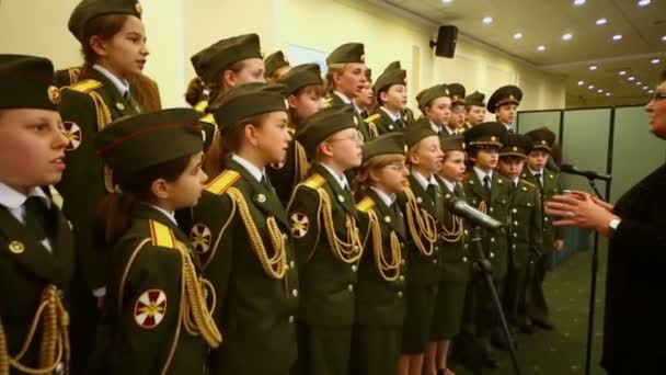 Militaire school cadets koor uitvoeren — Stockvideo