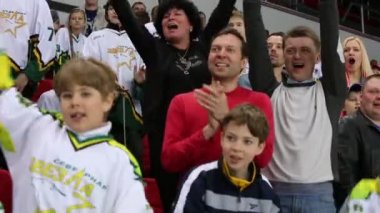 Ebeveynler ve çocuklar sporcu destek