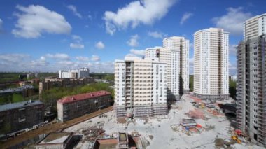 Birkaç bina yapım aşamasında