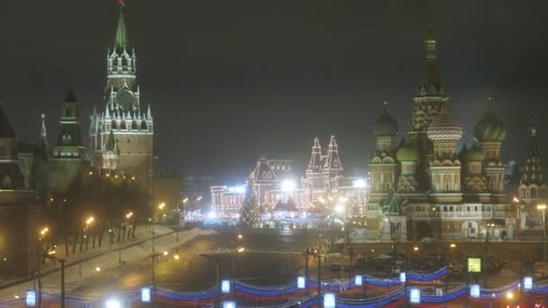 Öffentlicher Platz mit Weihnachtsbaum — Stockvideo