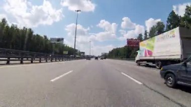 Gün boyunca otoyolda sürüş