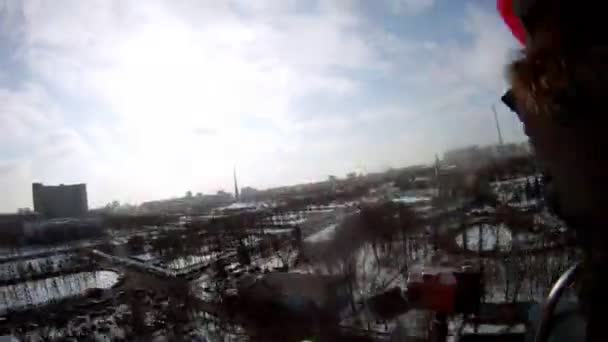 Panorama van de stad vanaf de veerboot wiel — Stockvideo