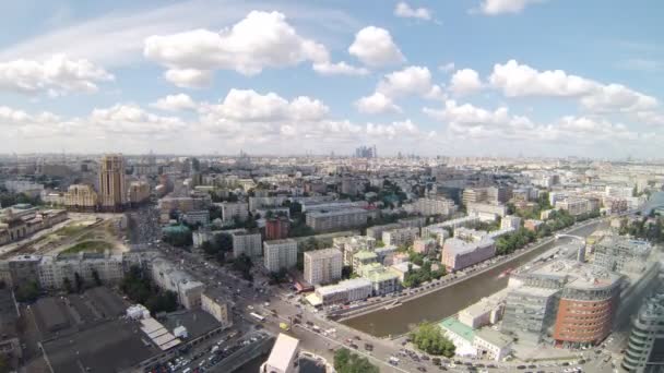 Красивий повітряний вид на місто — стокове відео