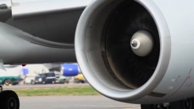 Bıçaklar uçak türbin döner