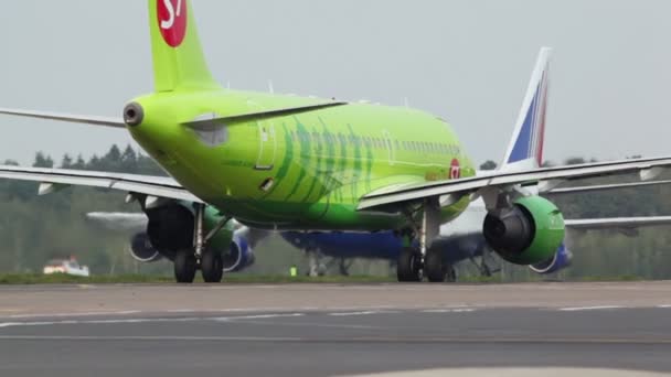 S7 airlines flygplan rida — Stockvideo