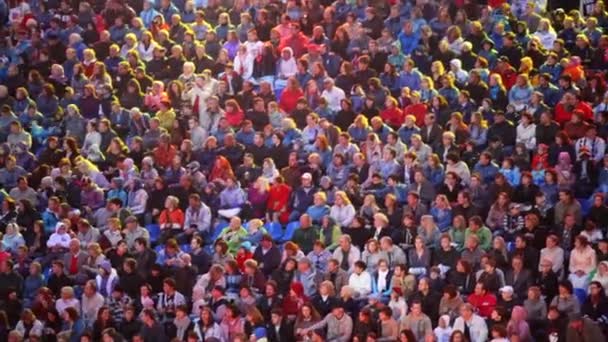 Espectadores viendo en el Festival de Música — Vídeos de Stock