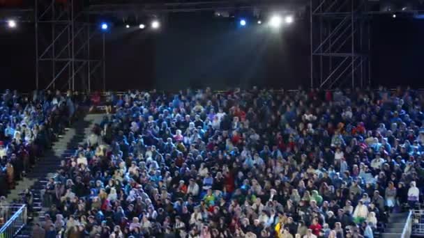 Many spectators watching at Festival — Stock Video