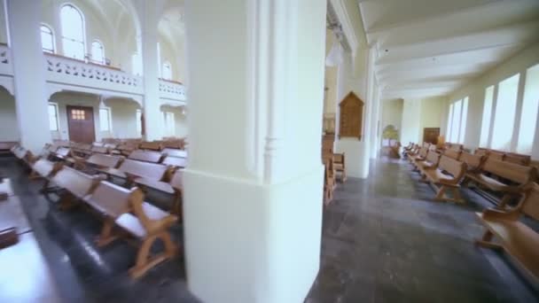 Проход в евангелическо-лютеранском соборе — стоковое видео