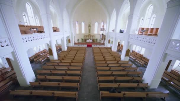 Binnen Evangelische Lutherse kathedraal — Stockvideo