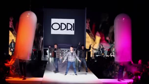 Men in clothes from ODRI — Stock Video
