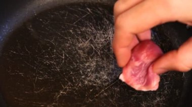 Et soba üzerinde tavada kızartma