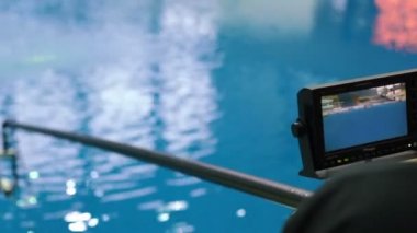 Küçük monitör ile direk kamerada