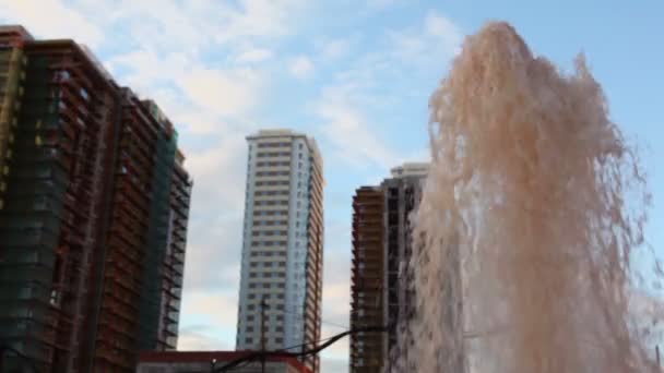 Flusso di acqua da sistemi fognari rotti — Video Stock